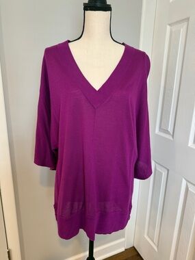Tahari Magenta V-Neck Lightweight Sweater Top